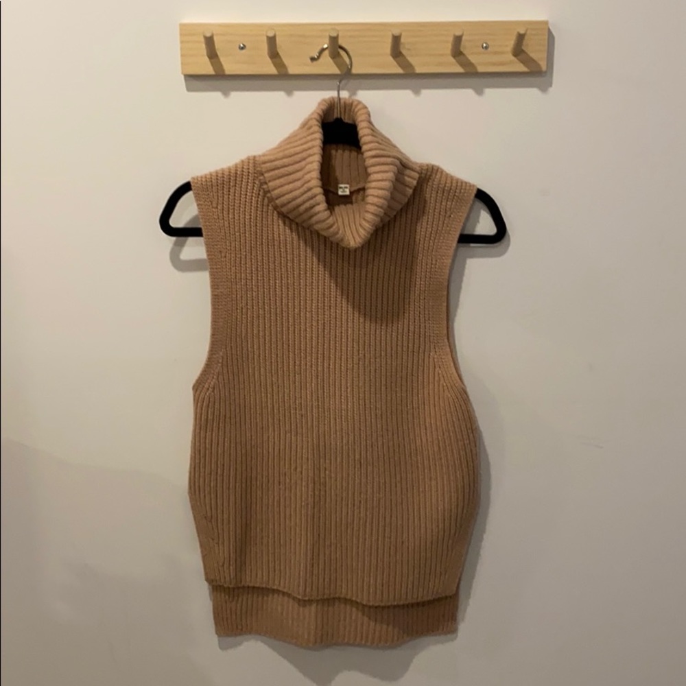 Uniqlo Knit Sleeveless Turtleneck Sweater